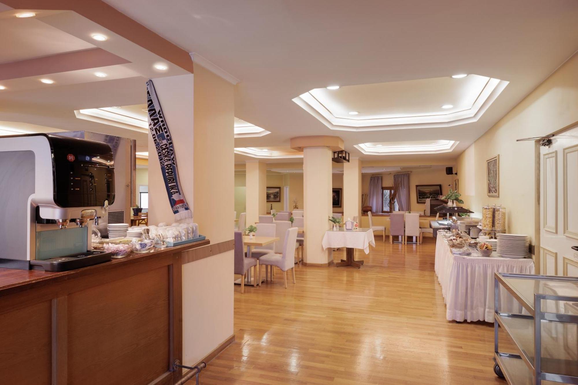 Louvre Hotel Gouvia Dış mekan fotoğraf